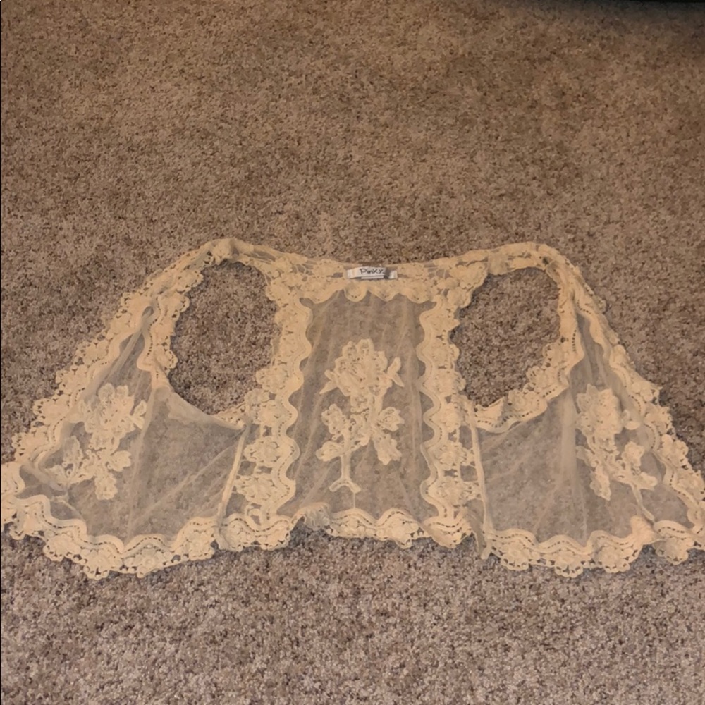 Lace Shaw